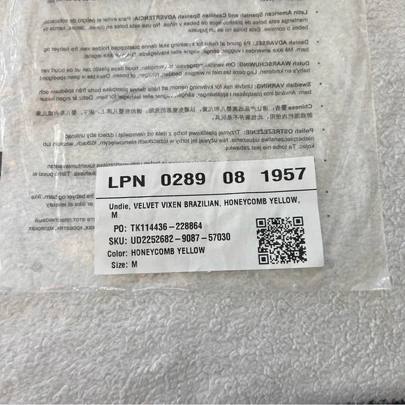 SAVAGE X FENTY Velvet Vixen Brazilian Panty in Honeycomb Yellow Sz M NWT - Picture 10 of 10